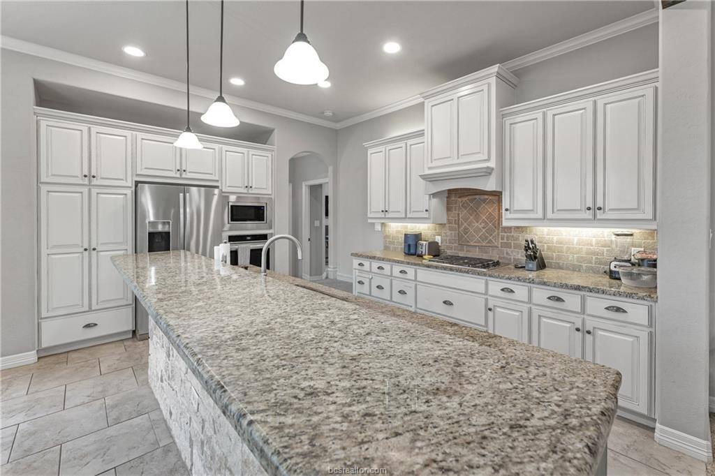 4251 Rocky Rhodes Drive, College Station, TX 77845