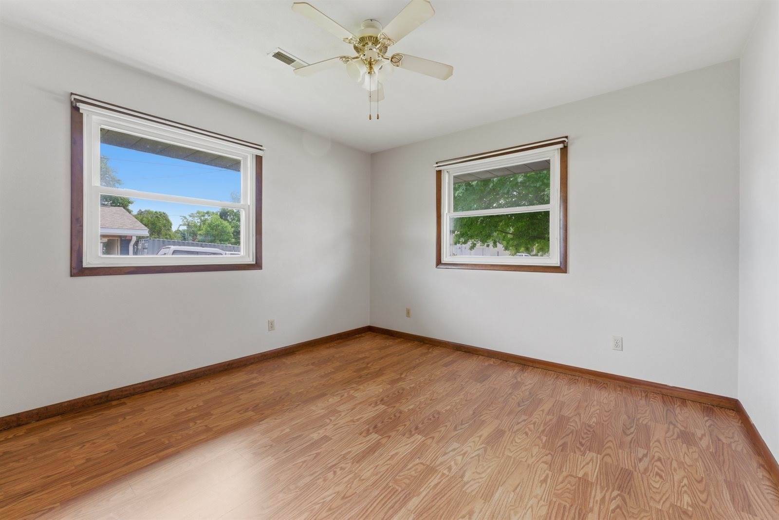 1200 6th Street, Hampton, IL 61256