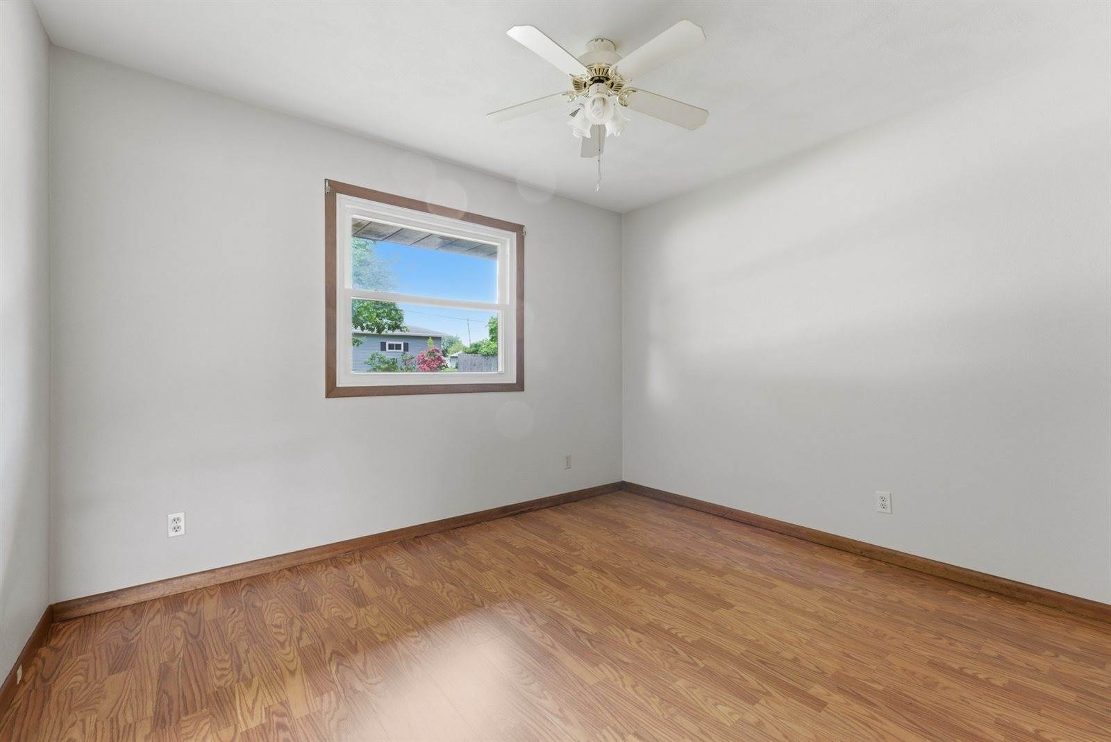 1200 6th Street, Hampton, IL 61256