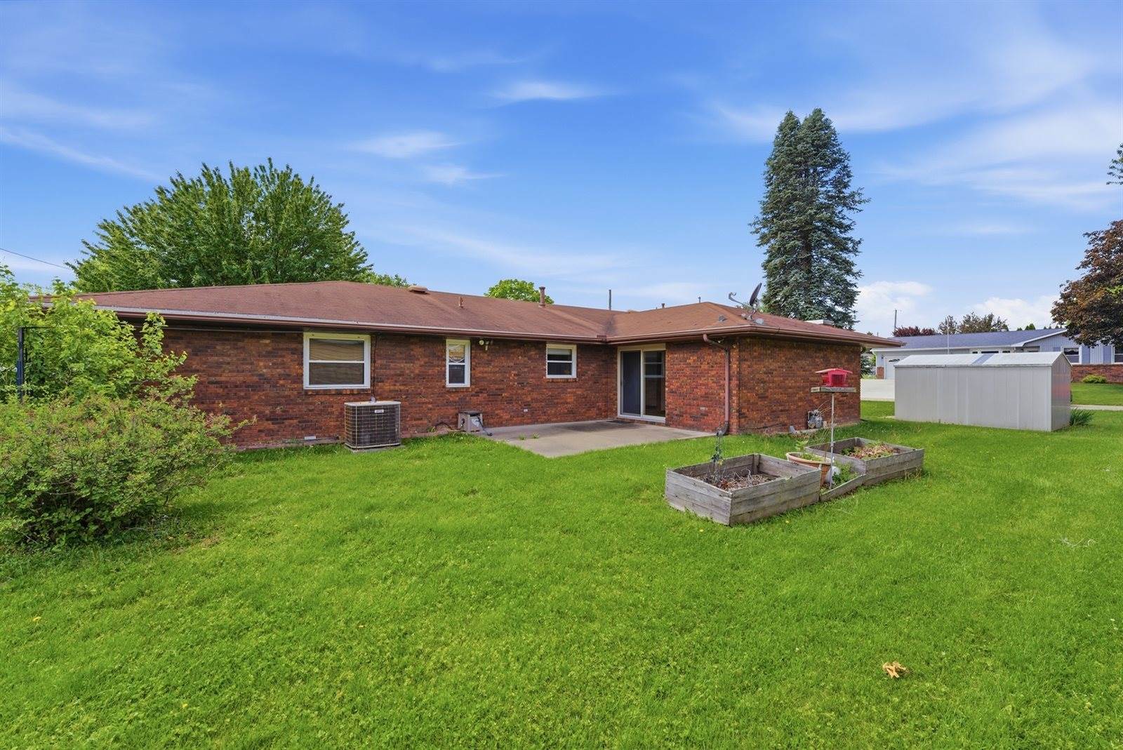 1200 6th Street, Hampton, IL 61256