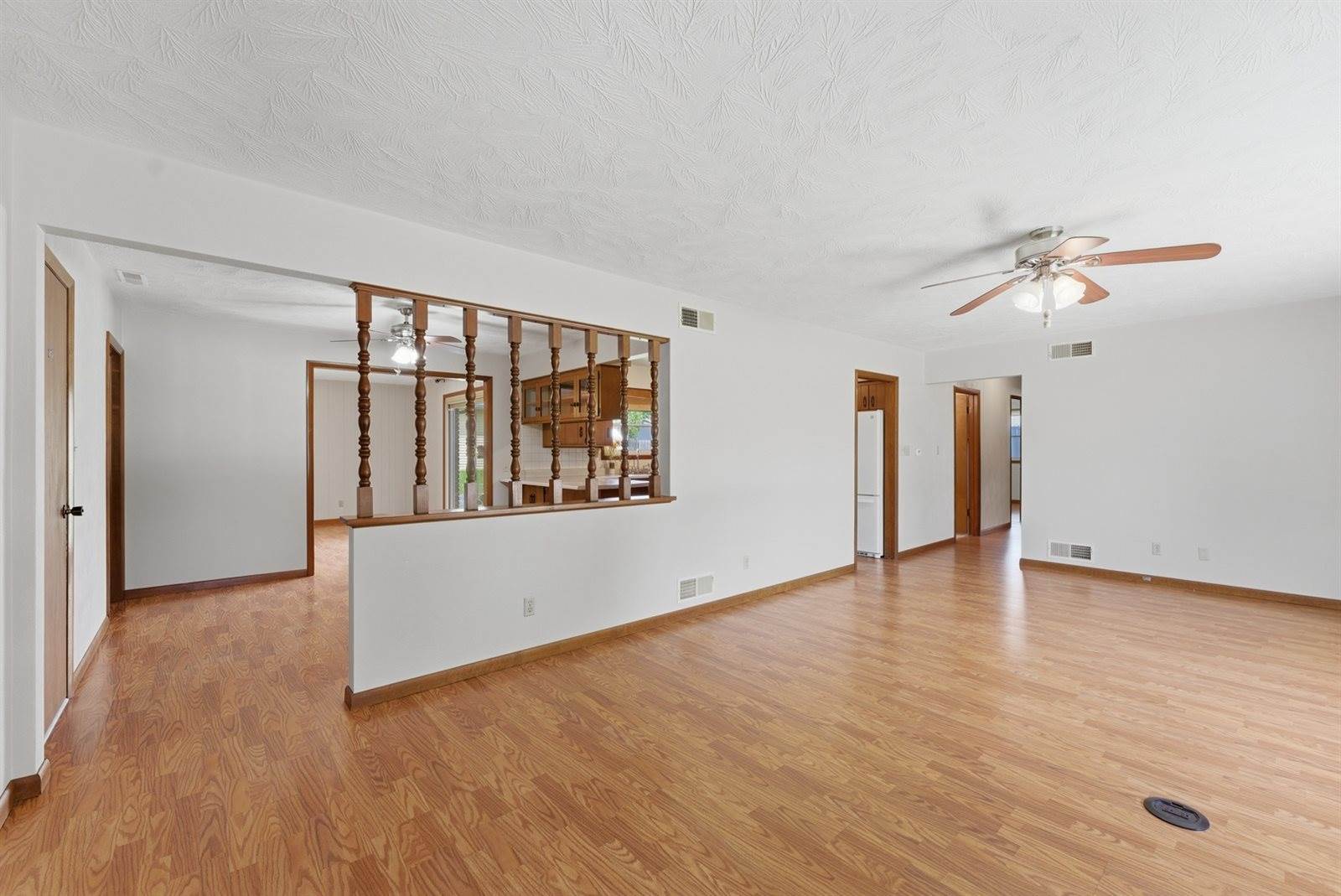 1200 6th Street, Hampton, IL 61256