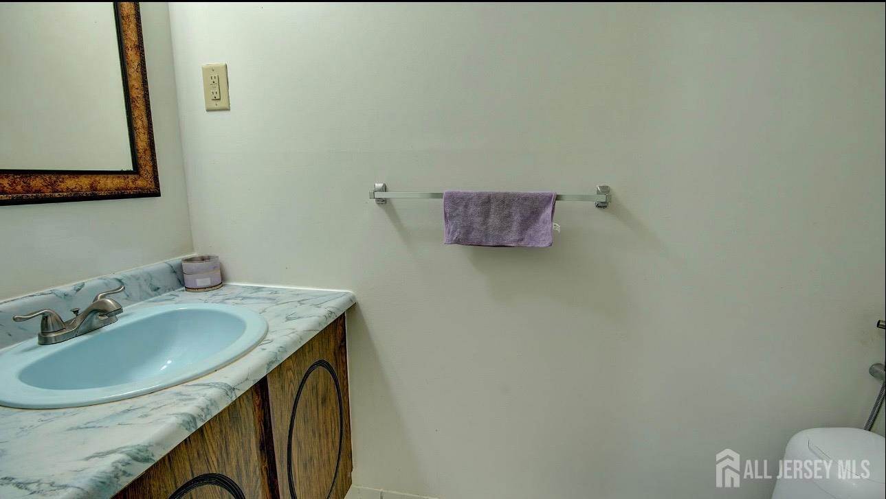 185 Nathan Drive, North Brunswick, NJ 08902