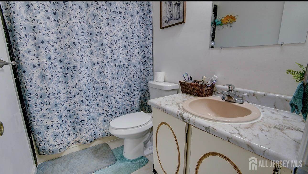185 Nathan Drive, North Brunswick, NJ 08902