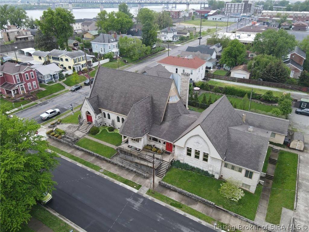321 East Market Street, Jeffersonville, IN 47130