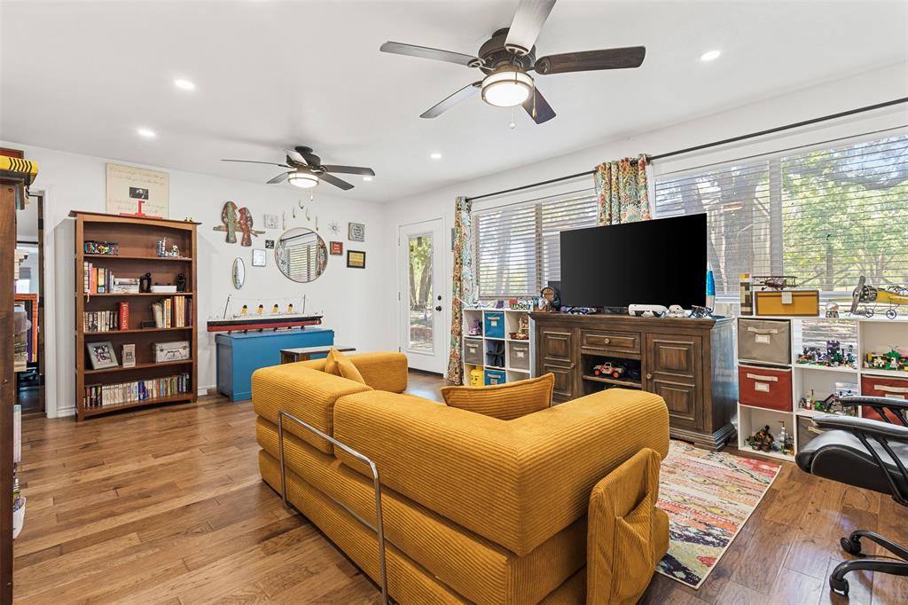 5303 Tioga Court, De Cordova, TX 76049