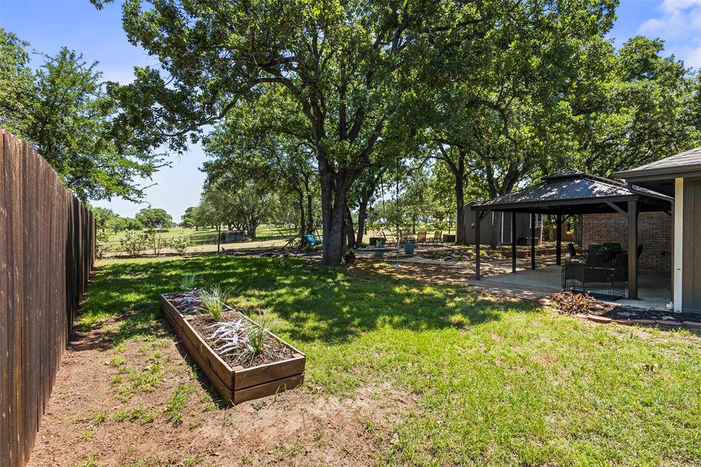 5303 Tioga Court, De Cordova, TX 76049