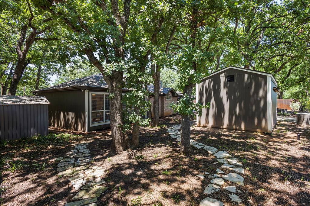 5303 Tioga Court, De Cordova, TX 76049