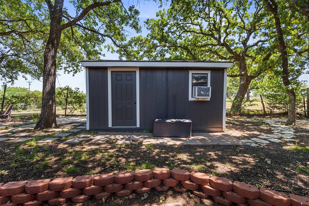 5303 Tioga Court, De Cordova, TX 76049