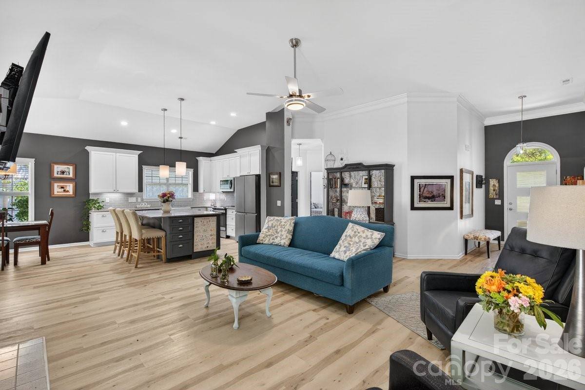 11219 Isthmus Court, Charlotte, NC 28215
