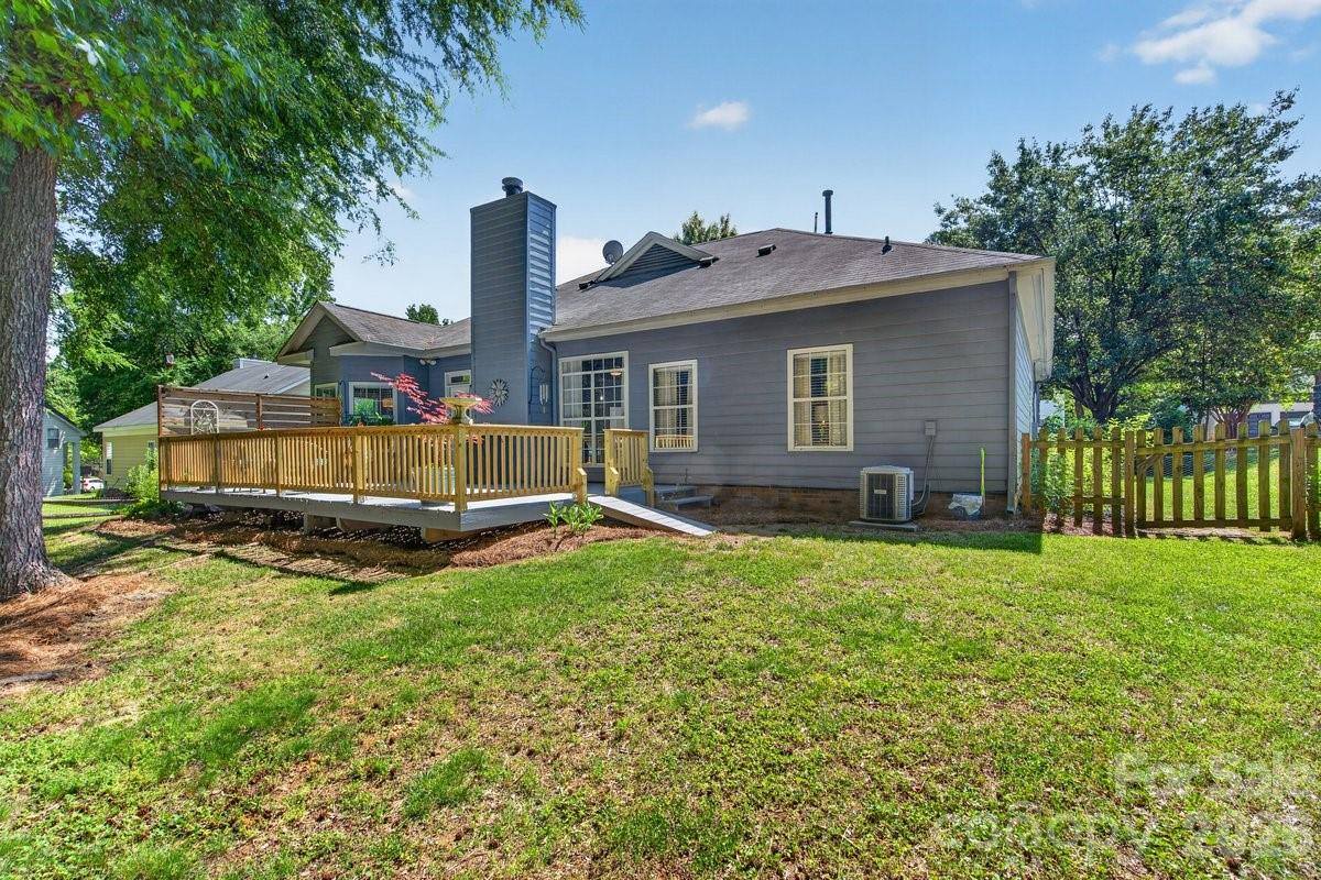 11219 Isthmus Court, Charlotte, NC 28215