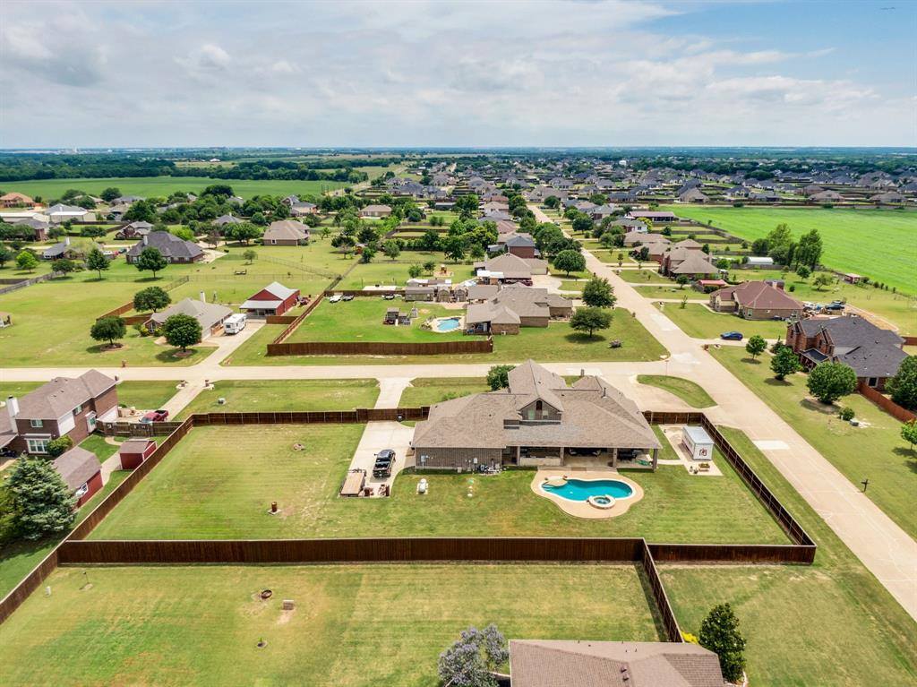 8611 Mattie Lane, Waxahachie, TX 75167