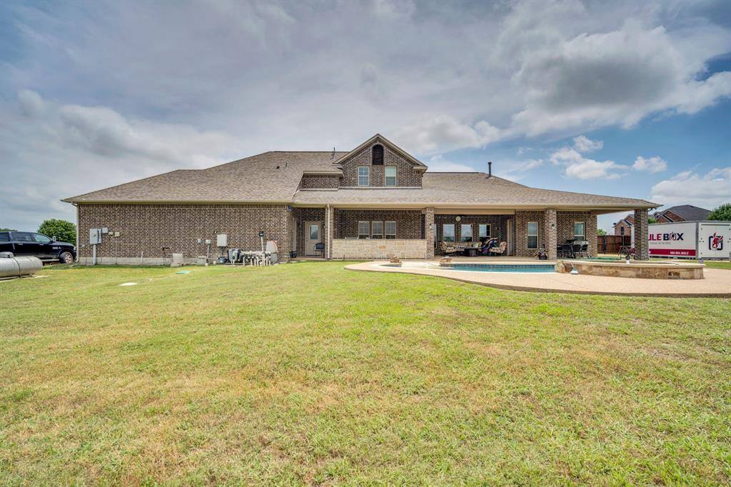 8611 Mattie Lane, Waxahachie, TX 75167