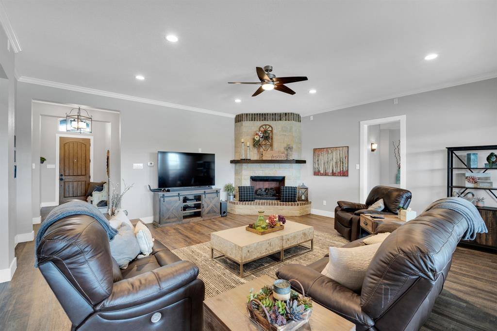 8611 Mattie Lane, Waxahachie, TX 75167