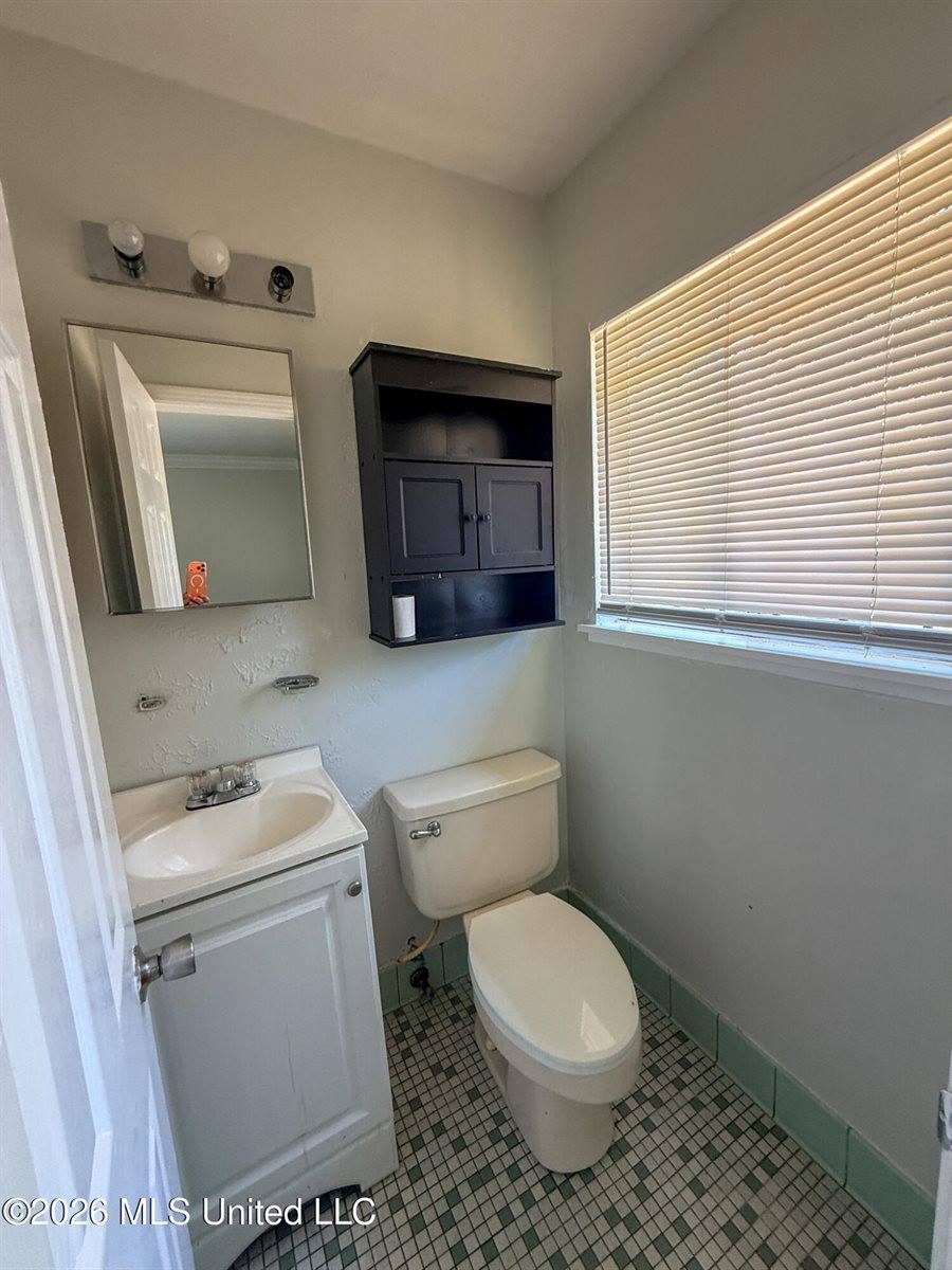 939 Pine Lake Drive, Jackson, MS 39206