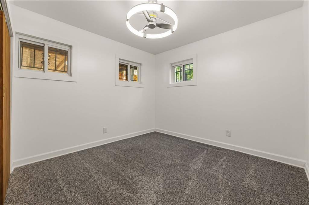 6010 Kenwood Avenue, Kansas City, MO 64110