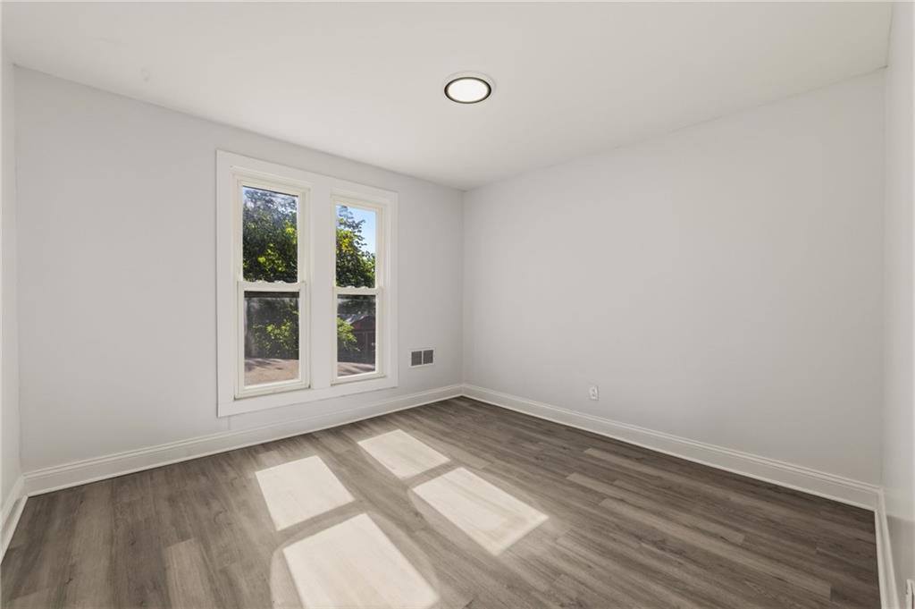6010 Kenwood Avenue, Kansas City, MO 64110