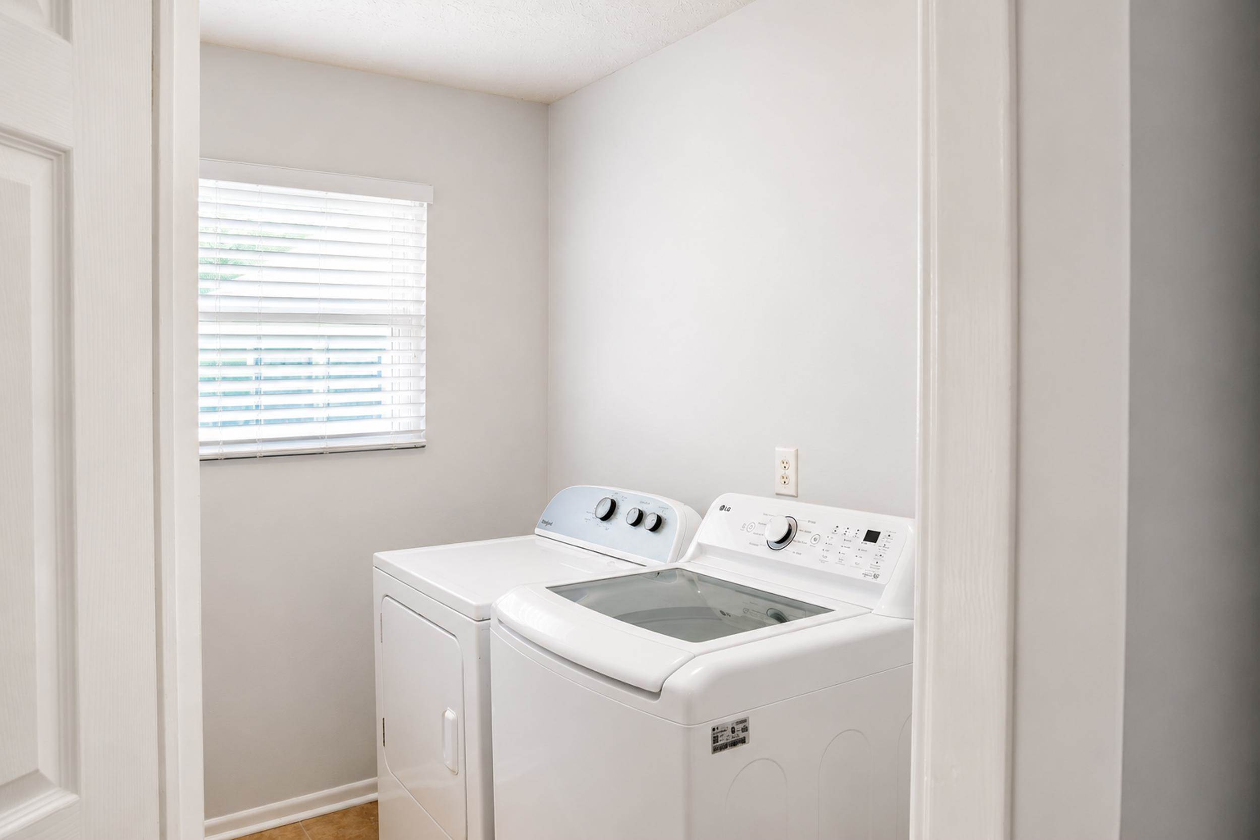 1532 adams circle, hampton, VA 23663