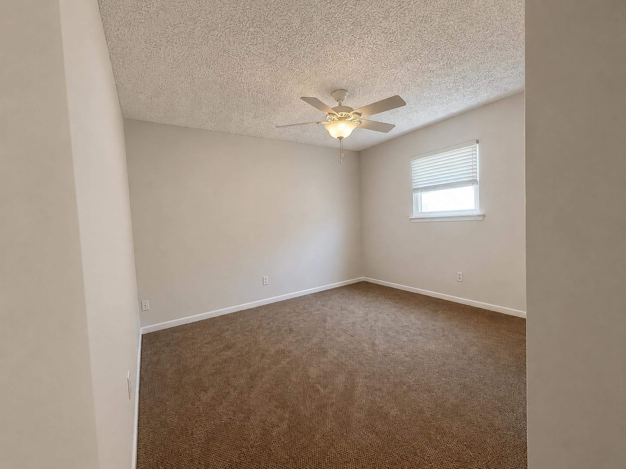 1532 adams circle, hampton, VA 23663