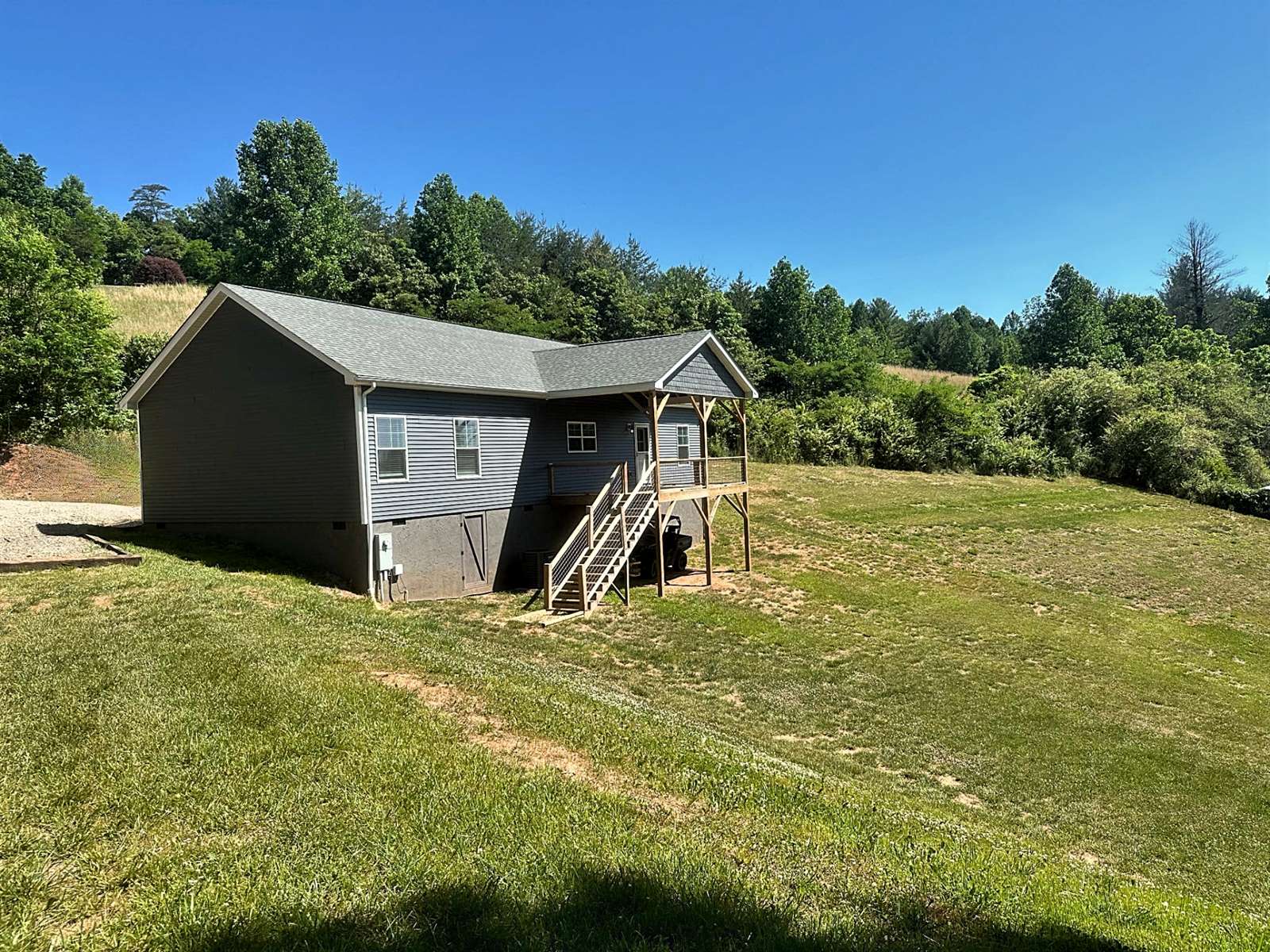 2 Watsell Dr, Leicester, NC 28748