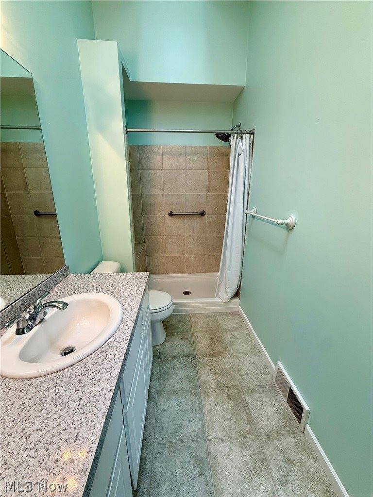 156 Spinnaker Drive, Columbiana, OH 44408
