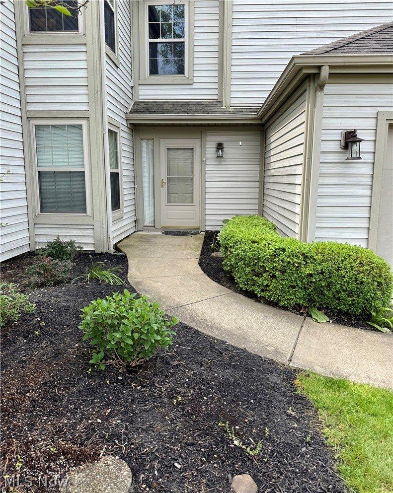 156 Spinnaker Drive, Columbiana, OH 44408