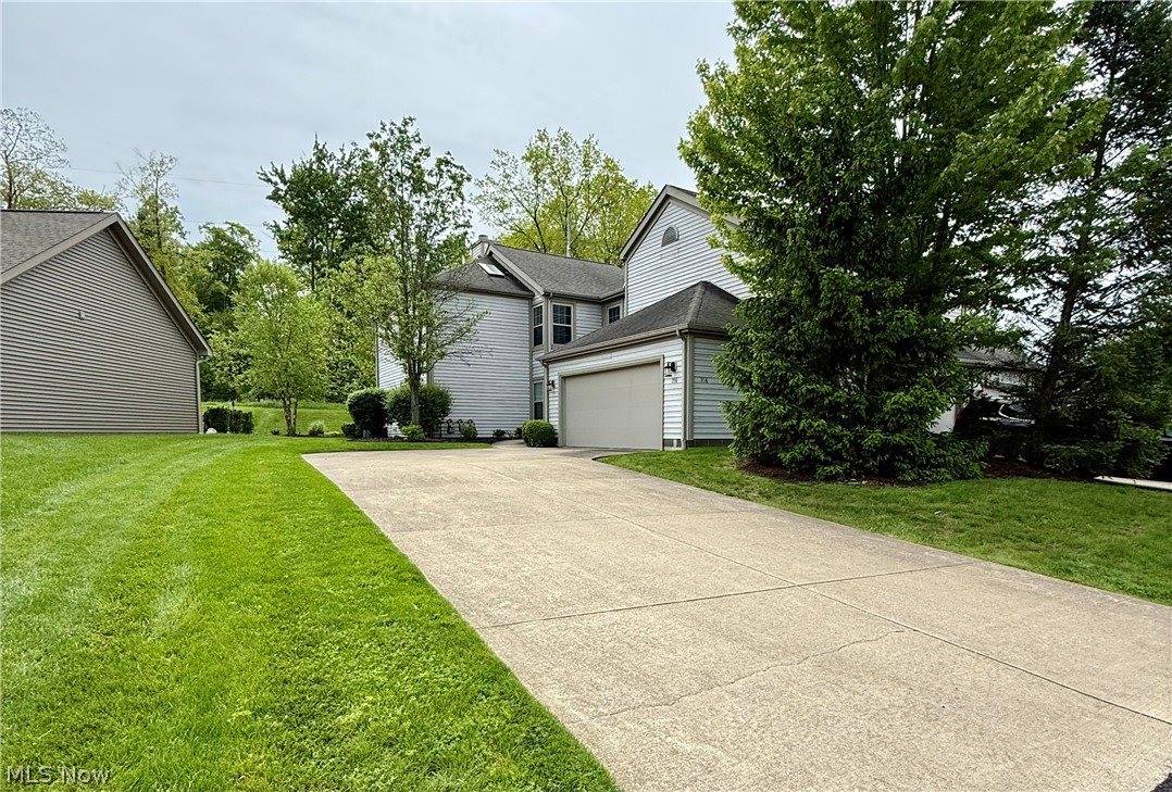 156 Spinnaker Drive, Columbiana, OH 44408