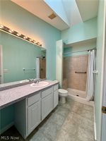 156 Spinnaker Drive, Columbiana, OH 44408