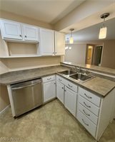 156 Spinnaker Drive, Columbiana, OH 44408