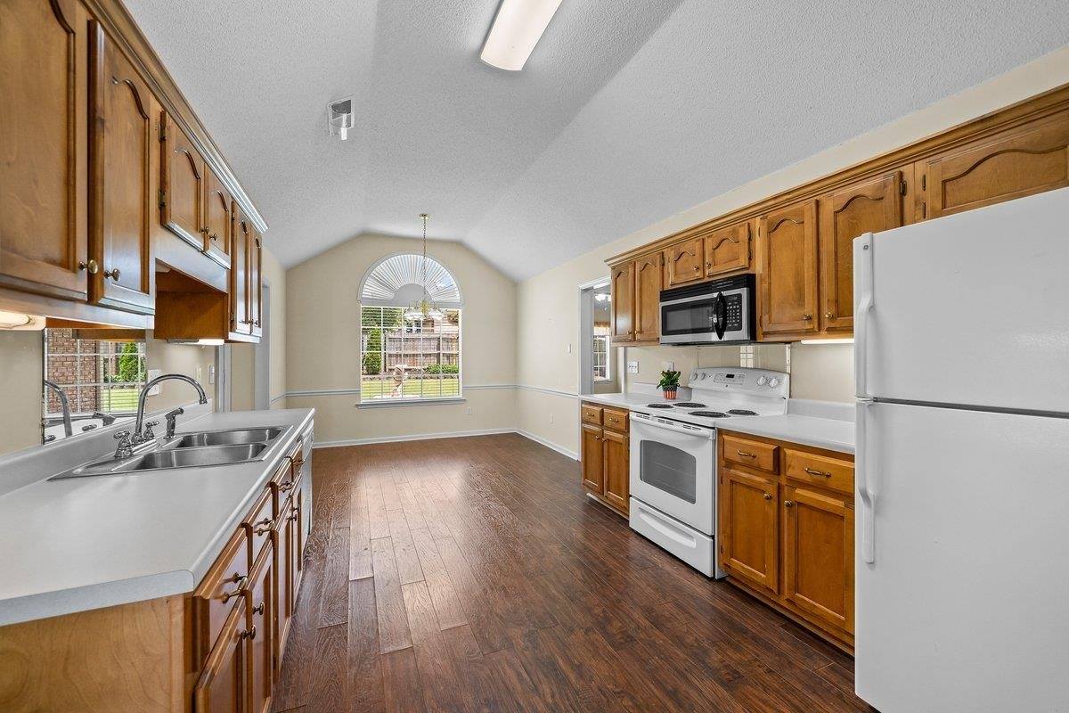 250 Lakewood Dr, Oakland, TN 38060