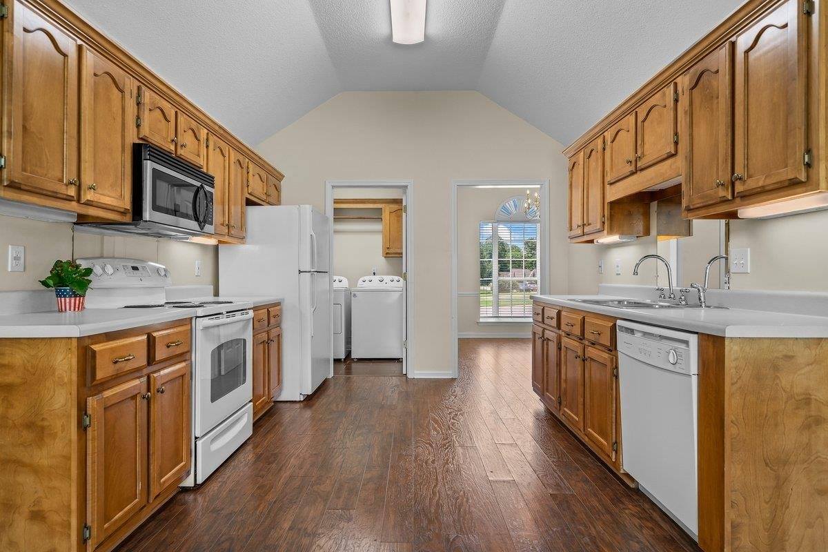 250 Lakewood Dr, Oakland, TN 38060