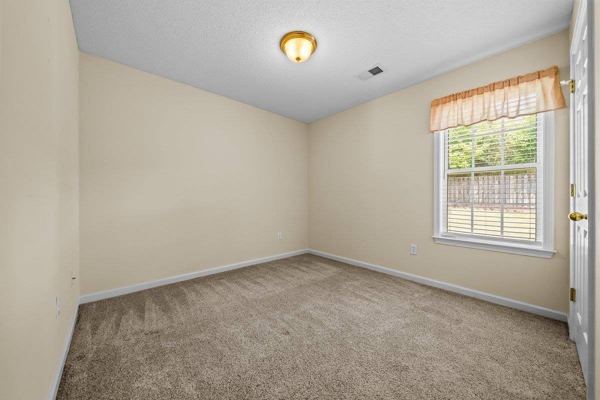 250 Lakewood Dr, Oakland, TN 38060