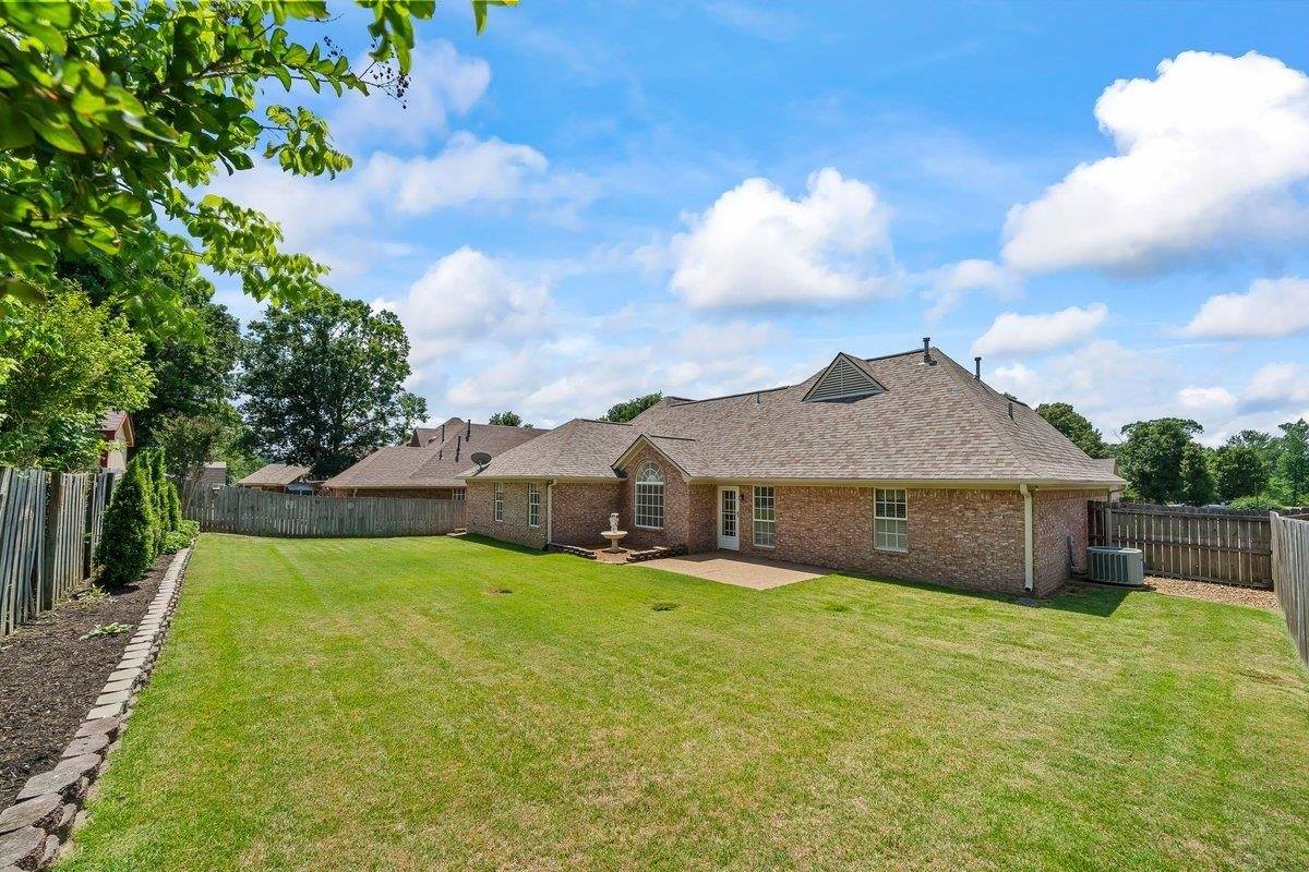 250 Lakewood Dr, Oakland, TN 38060