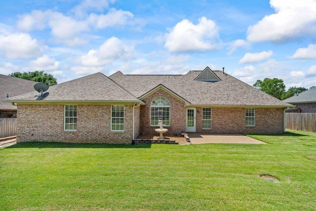 250 Lakewood Dr, Oakland, TN 38060