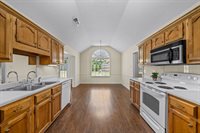 250 Lakewood Dr, Oakland, TN 38060
