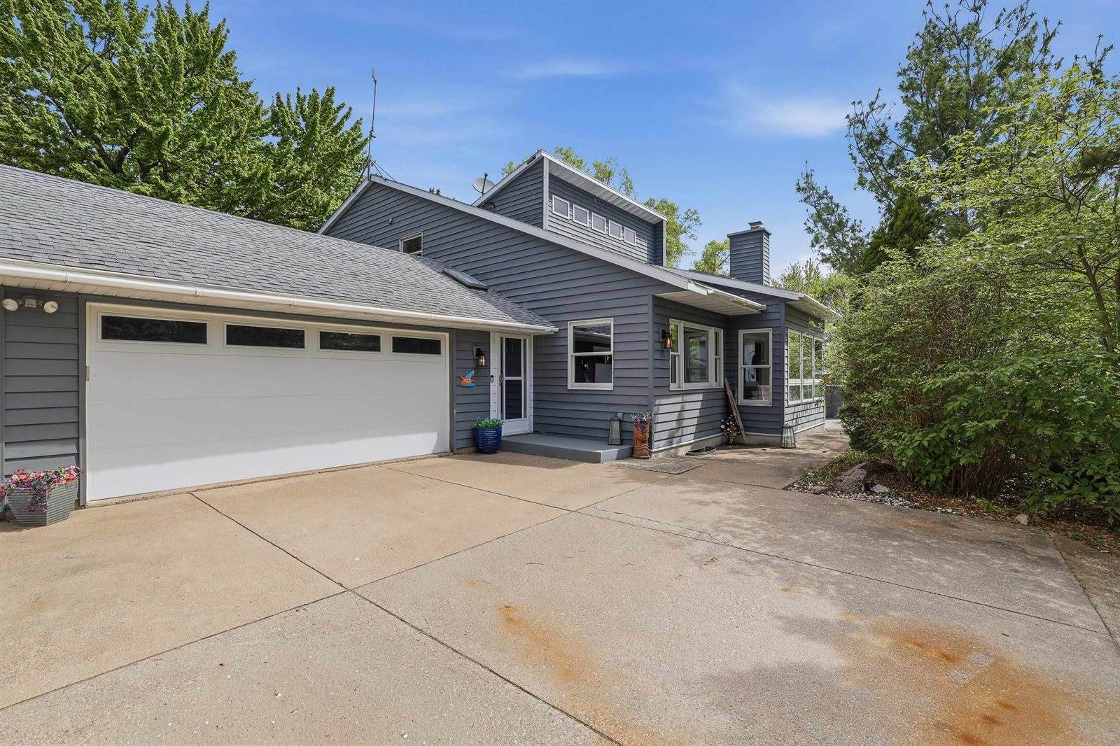 952 W River Road, Mosinee, WI 54455