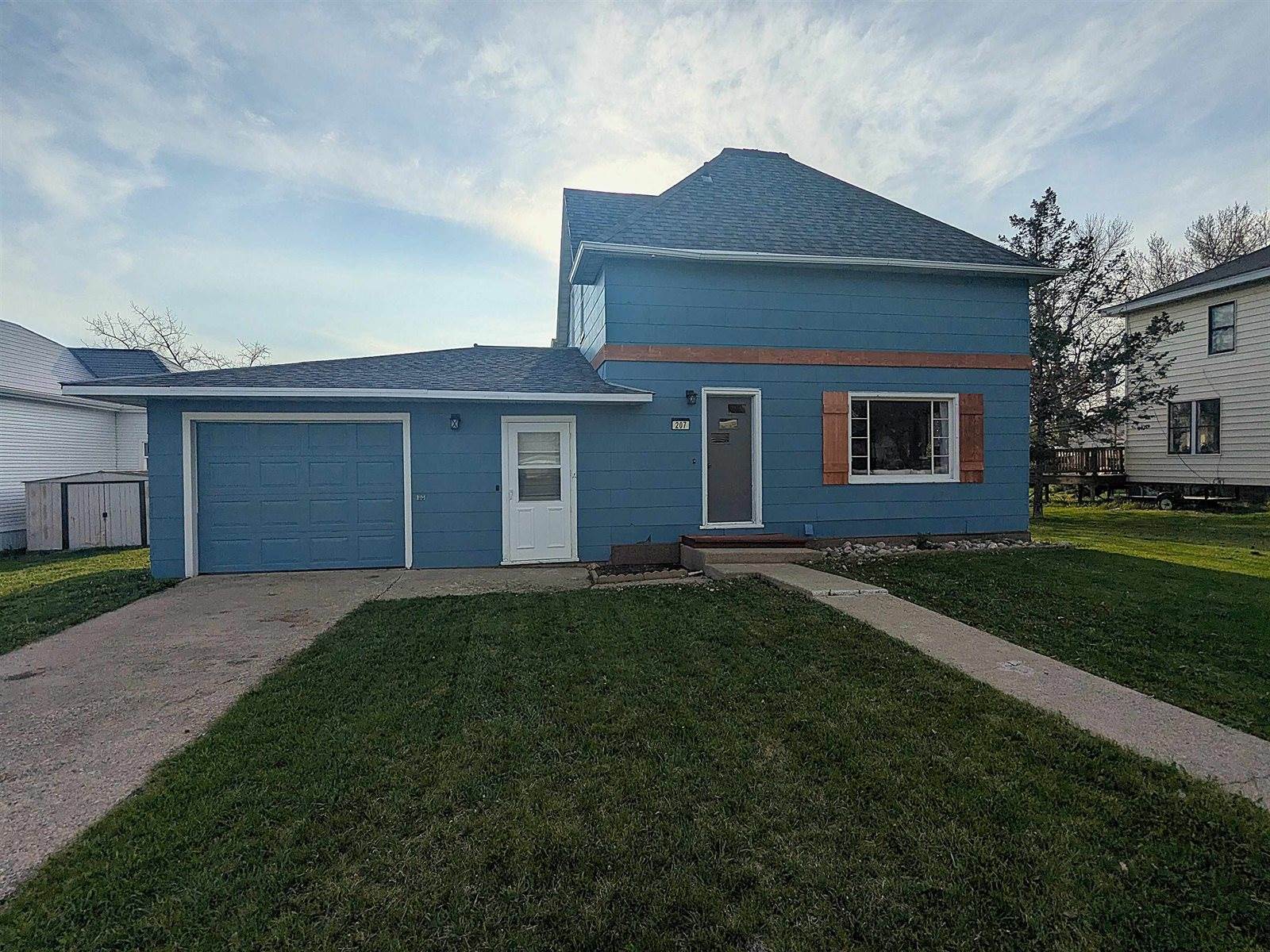 207 2nd Ave NW, Kenmare, ND 58746