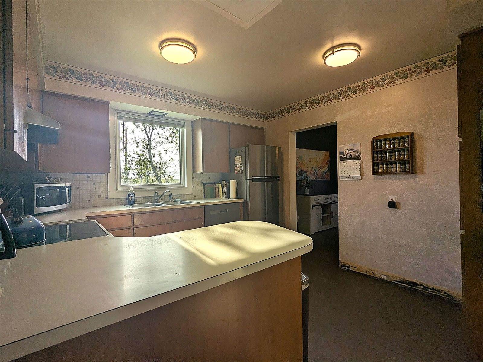 207 2nd Ave NW, Kenmare, ND 58746