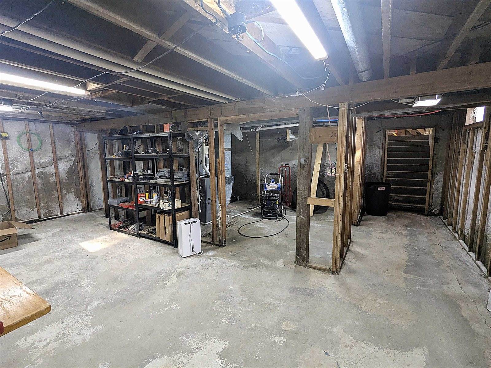 207 2nd Ave NW, Kenmare, ND 58746