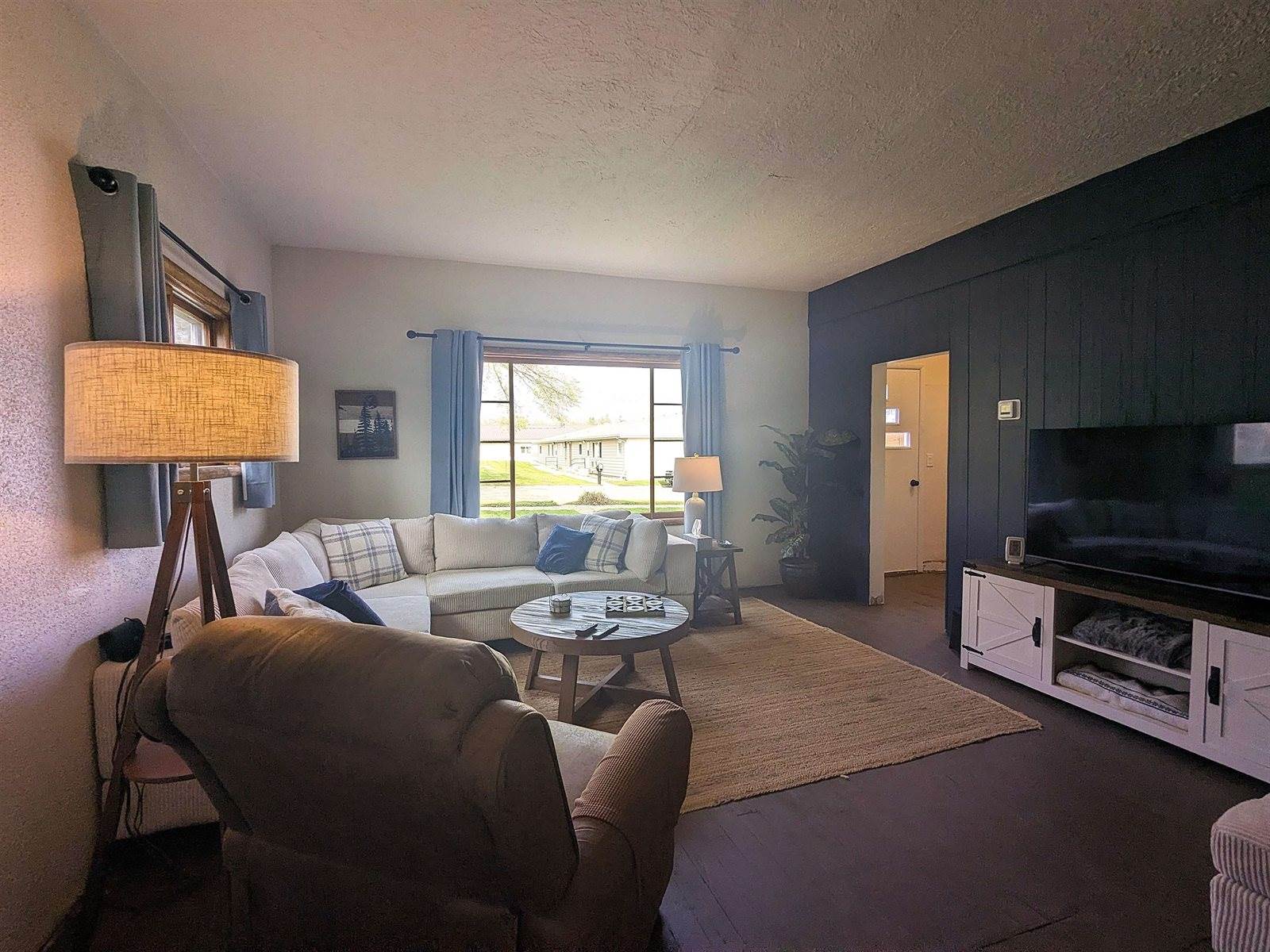 207 2nd Ave NW, Kenmare, ND 58746
