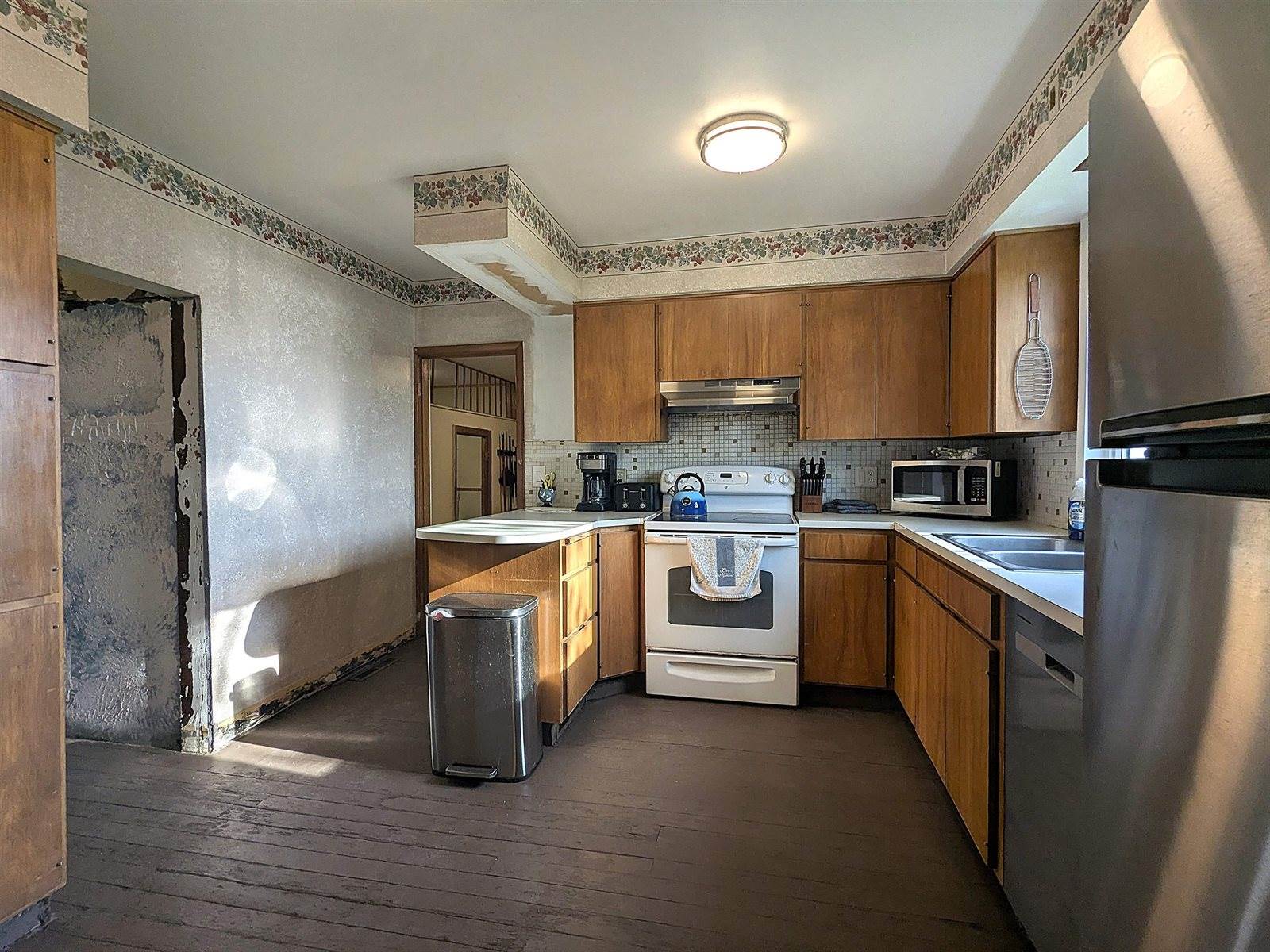 207 2nd Ave NW, Kenmare, ND 58746