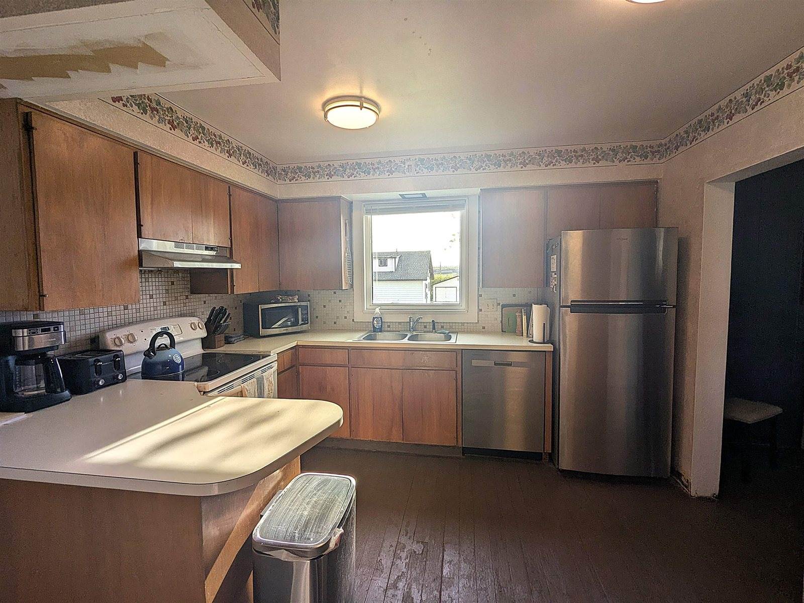 207 2nd Ave NW, Kenmare, ND 58746