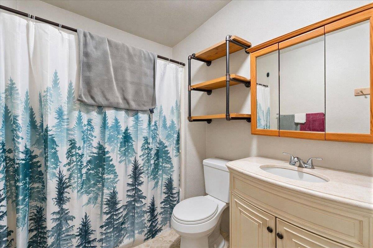 1042 26th Avenue, Fairbanks, AK 99701