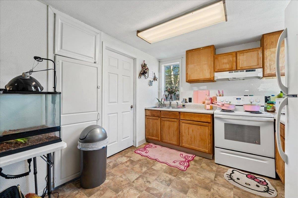 1042 26th Avenue, Fairbanks, AK 99701