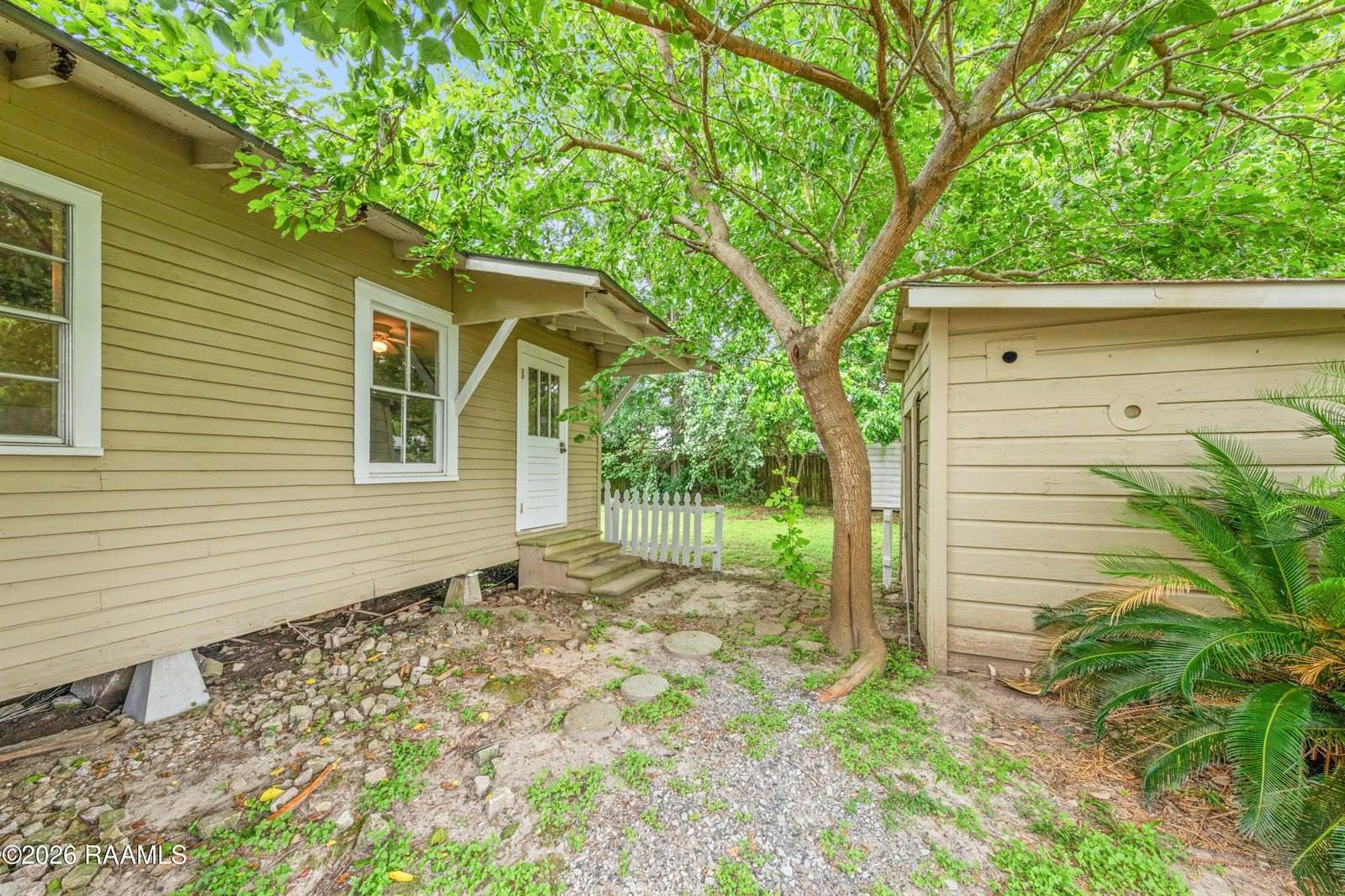 405 North Adams Avenue, Rayne, LA 70578