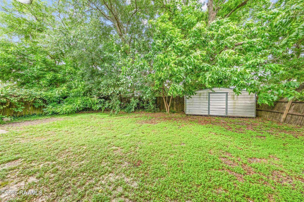 405 North Adams Avenue, Rayne, LA 70578