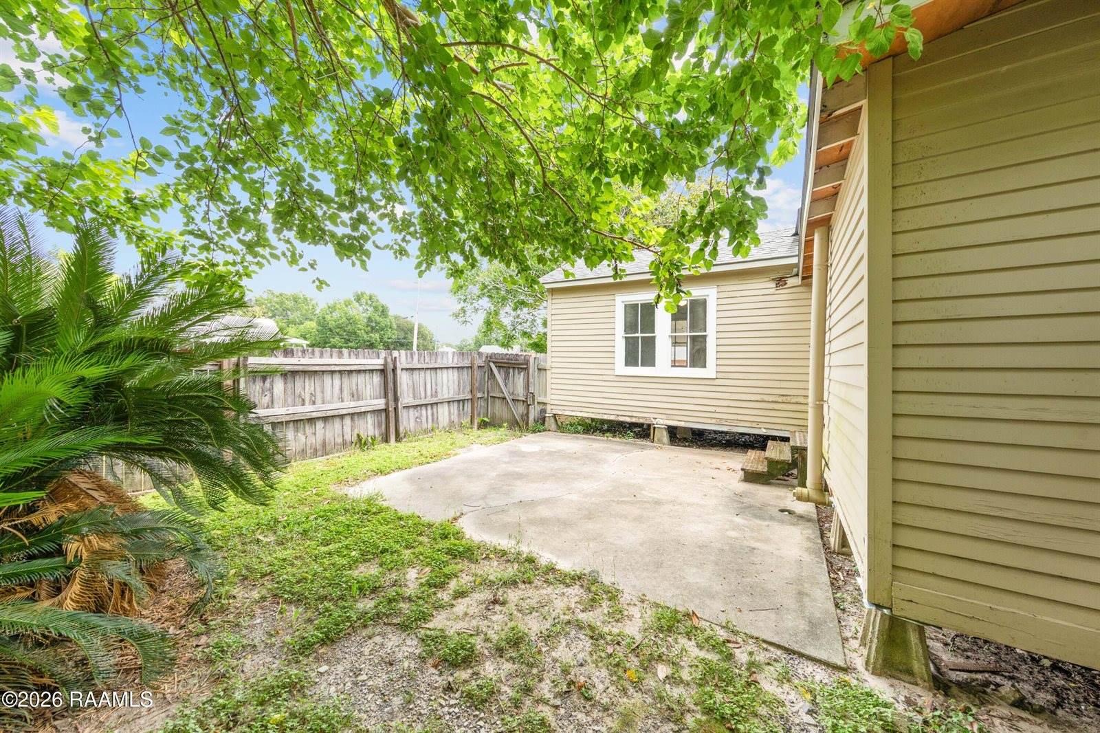 405 North Adams Avenue, Rayne, LA 70578