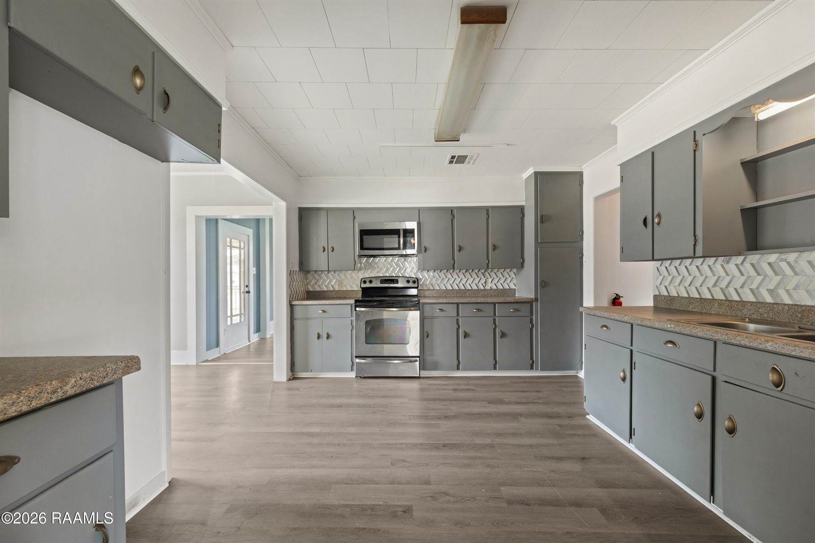 405 North Adams Avenue, Rayne, LA 70578