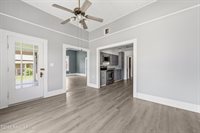 405 North Adams Avenue, Rayne, LA 70578