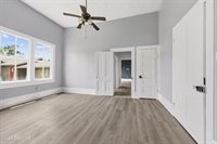 405 North Adams Avenue, Rayne, LA 70578