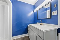 405 North Adams Avenue, Rayne, LA 70578
